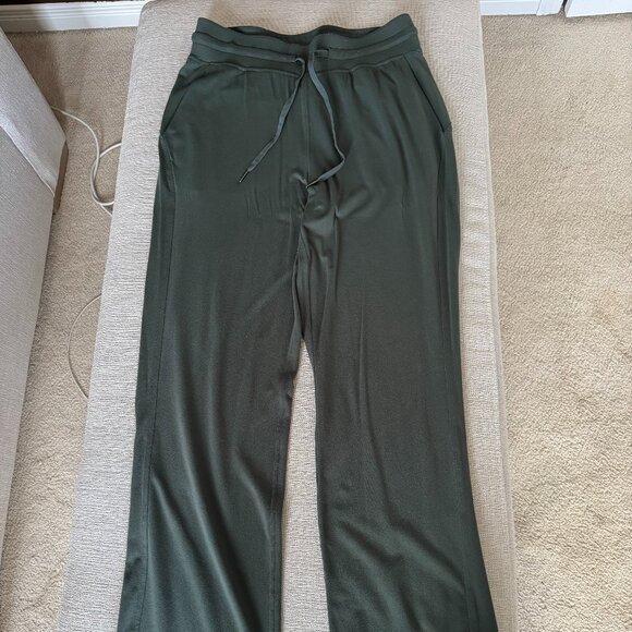 Lululemon Ready to Rulu Sweatpants – Green – Size 8 – Tall Girl Friendly - Picture 1 of 5